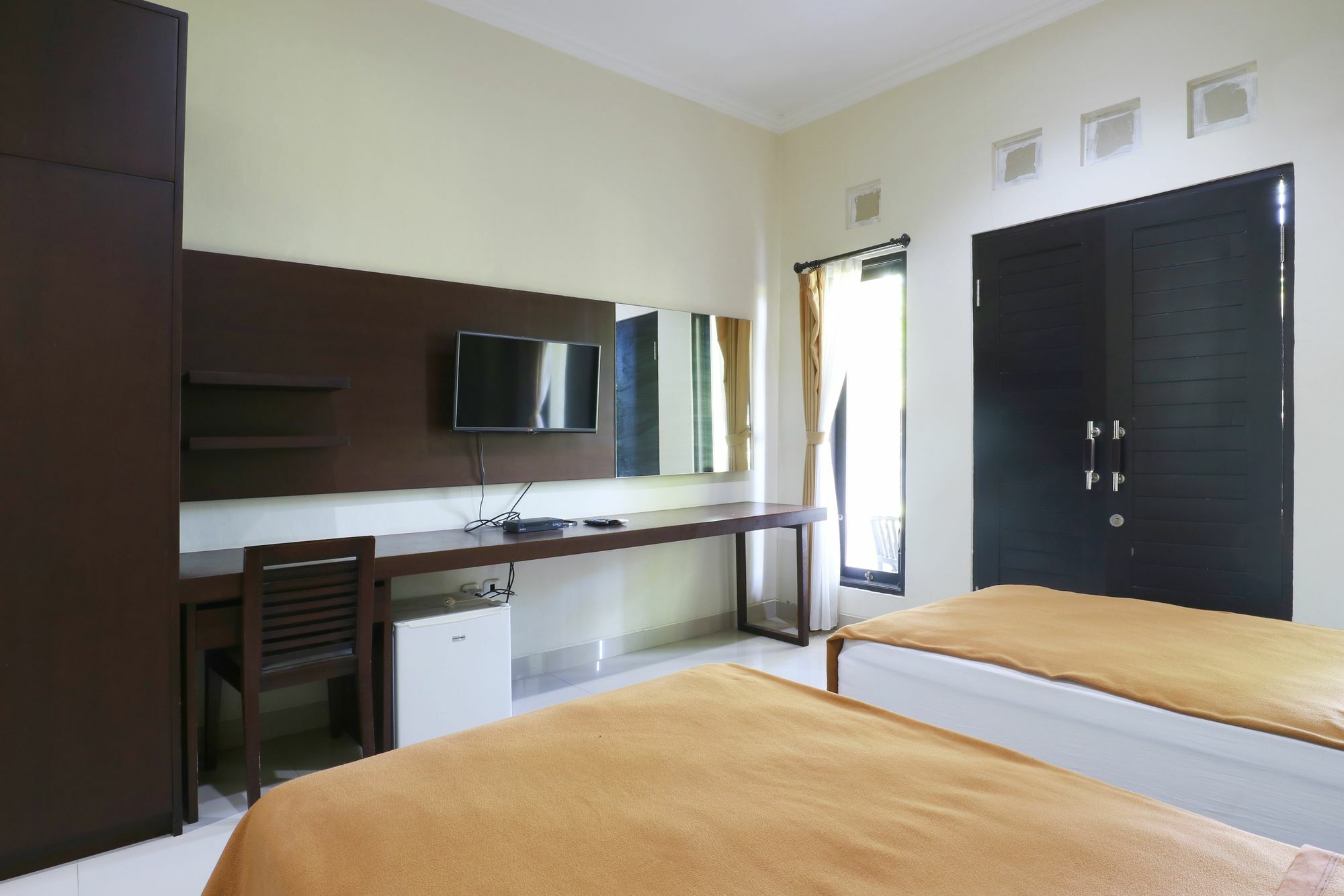 Hotel Gm Lovina Extérieur photo